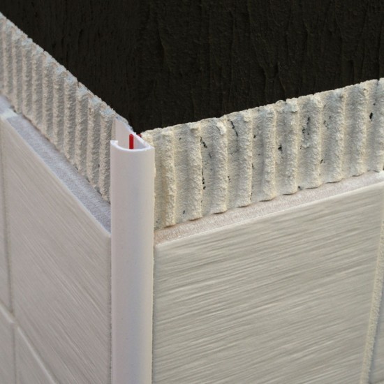 Profilo arrotondato PVC con strip rosso Profilo arrotondato PVC con strip rosso