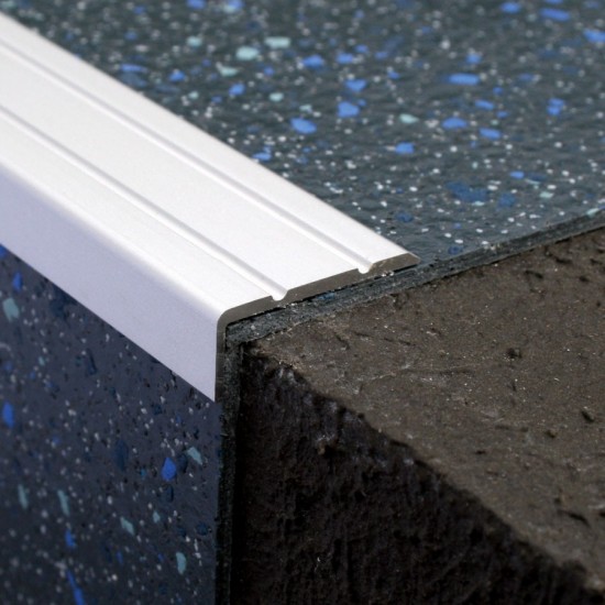 Terminale autodesivo per gradini in alluminio