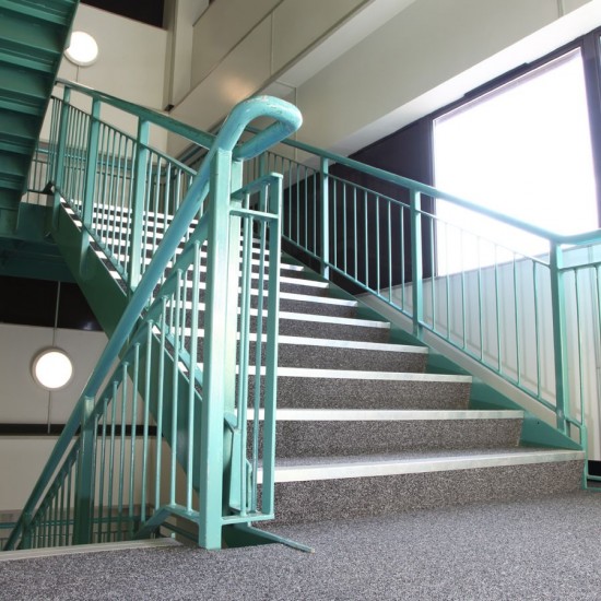 Terminale per gradini in alluminio traffico pesante