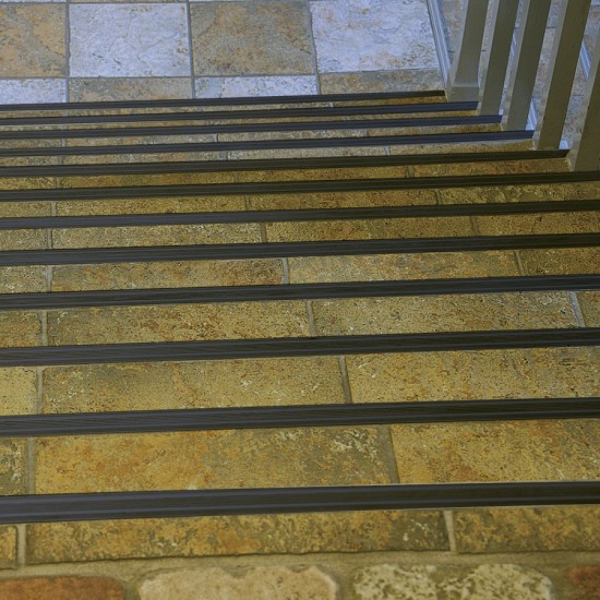 Terminale per gradini in alluminio