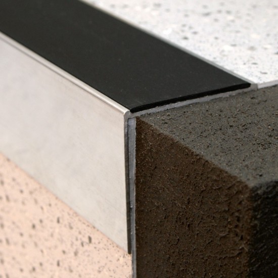 Thin aluminum terminal for steps